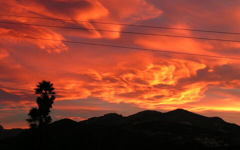 Villa Ma-Nita: Ciel, Afterglow, Nuage, Red Sky At Matin, Le Coucher Du Soleil, Soirée, Rouge, Lever Du Soleil, Crépuscule, Orange
