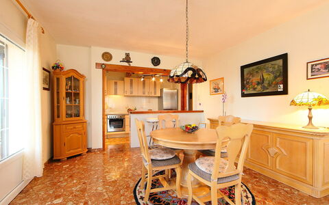 Jara: Pièce, Propriété, Meubles, Design Intérieur, Sol, Bâtiment, Plafond, Jaune, Immobilier, Parquet
