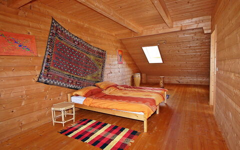Haus Fries: Pièce, Dur, Meubles, Bois, Sol, Grenier, Design Intérieur, Lit, Chambre, Parquet