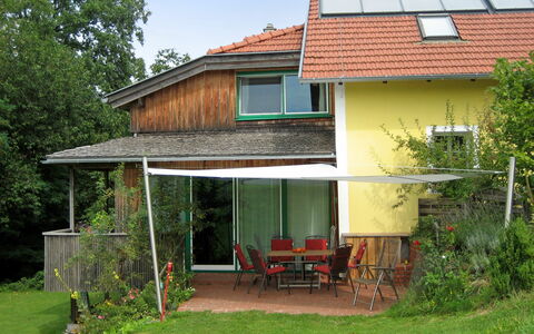 Geinberg 100: Plante, Bâtiment, Propriété, Fenêtre, Ciel, Arbre, Maison, Ombre, Lot Terre, Herbe