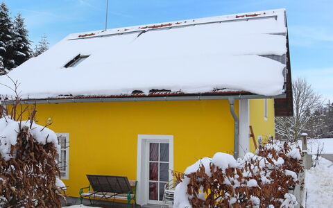 Geinberg 100: Ciel, Neige, Plante, Bâtiment, Propriété, Fenêtre, Nuage, Maison, Brindille, Lumière Du Soleil