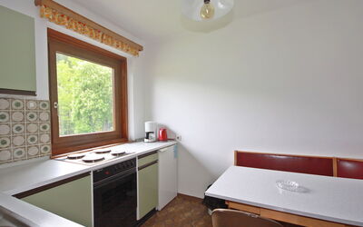 Exenbach 1.2: Pièce, Propriété, Meubles, Évier, Sol, Bâtiment, Maison, Immobilier, Design Intérieur, Cuisine
