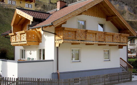 Haus Toferer: Maison, Propriété, Bâtiment, Toit, Domicile, Immobilier, Chalet, Balcon, Architecture, Façade