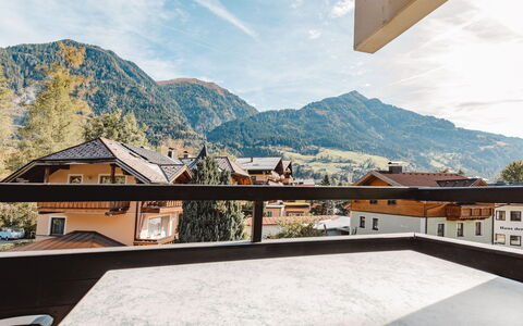 Bad Hofgastein 1: Nuage, Ciel, Montagne, Propriété, Bâtiment, Ombre, Maison, Bois, Paysage, Arbre
