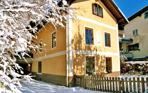 Dr.steiner: Bâtiment, Neige, Fenêtre, Jour, Propriété, Plante, Maison, Porte, Bois, Arbre