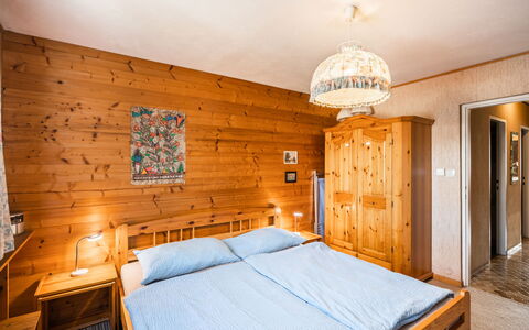 Point: Bâtiment, Bois, Confort, Design Intérieur, Maison, Sol, Cabinetry, Cadre De Lit, Mur, Porte