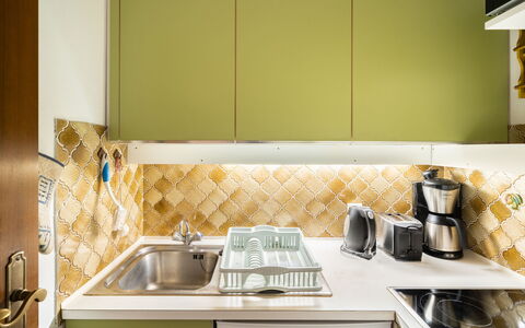 Point: Evier, Évier, Comptoir, Cuisine, Cabinetry, Robinet, Design Intérieur, Bois, Sol, Sol