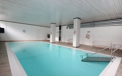 Seefeld in Tirol 170: L'Eau, Piscine, Bâtiment, Sol, Sol, Loisir, Maison, Composite, Des Loisirs, Ombre
