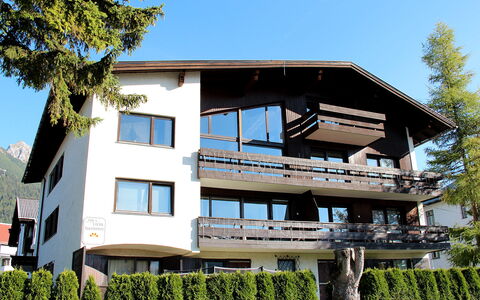 Seefeld in Tirol 202: Ciel, Propriété, Plante, Fenêtre, Bâtiment, Arbre, Bois, Immobilier, Chalet, Façade