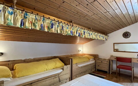 Kaiserhof: Bois, Design Intérieur, Plafond, Meubles, Sol, Sol, Pièce, Chambre, Cadre, Lit