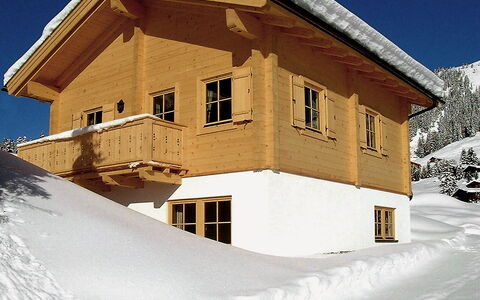Königsleiten 1: Bâtiment, Ciel, Fenêtre, Neige, Maison, Pente, Arbre, Matériel De La Propriété, Façade