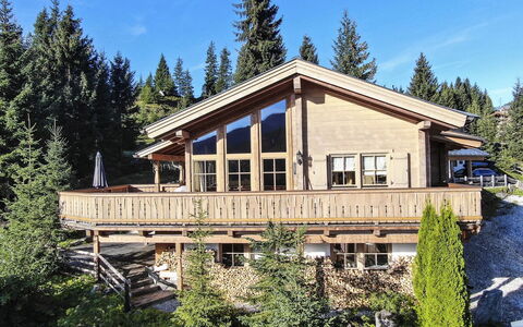 Königsleiten 3: Ciel, Plante, Bâtiment, Fenêtre, Arbre, Bois, Maison, Mélèze, Chalet, Siding
