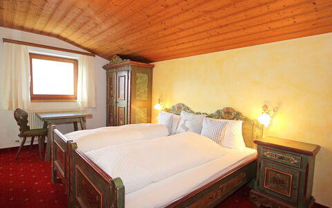Michaela: Chambre, Lit, Pièce, Meubles, Propriété, Cadre De Lit, Drap De Lit, Plafond, Literie, Bâtiment