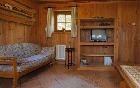 Auhäusl: Pièce, Meubles, Propriété, Cabane En Rondins, Bâtiment, Tache De Bois, Faisceau, Design Intérieur, Sol, Bois