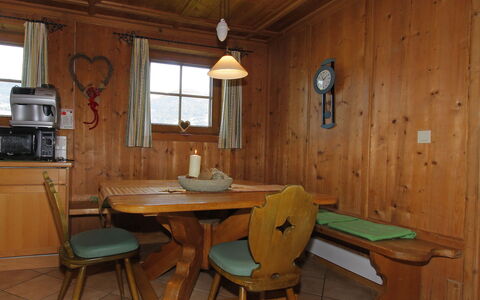 Auhäusl: Pièce, Meubles, Table, Propriété, Bâtiment, Design Intérieur, Maison, Salle À Manger, Table Cuisine Et Salle A Manger, Bois