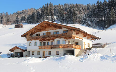 Eberharter: Ciel, Neige, Montagne, Fenêtre, Arbre, Pente, Bâtiment, Maison, Gelé, Paysage