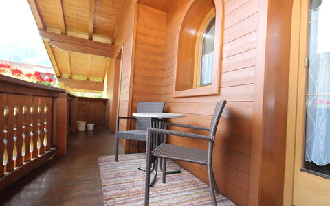 Hippach 170: Pièce, Bâtiment, Propriété, Meubles, Architecture, Immobilier, Sol, Tache De Bois, Design Intérieur, Maison