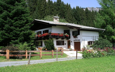 Fliegerklause: Plante, Ciel, Bâtiment, Arbre, Maison, Porte, Lot Terre, Fenêtre, Chalet, Herbe