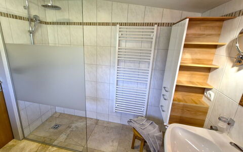 Telfs 301: Sol, Sol, Luminaire Plomberie, Design Intérieur, Tuile, Plomberie, Pièce, Salle De Bains, Douche, Porte De Douche