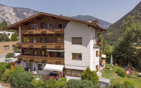 Bichleregg: Ciel, Plante, Bâtiment, Propriété, Fenêtre, Montagne, Arbre, Maison, Lot Terre, Quartier