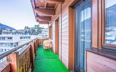 Bichleregg: Appartement, Balcon, Condominium, Village De Montagne, Hôtel, Planche, Balustrade, Alpes