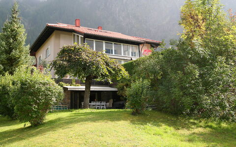 Casa Hubertus: Plante, Bâtiment, Propriété, Fenêtre, Montagne, Arbre, Paysage Naturel, Maison, Ciel, Lot Terre