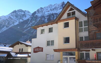 Längenfeld 100: Ciel, Bâtiment, Montagne, Fenêtre, Propriété, Neige, Maison, Quartier, Pente, Zone Résidentielle