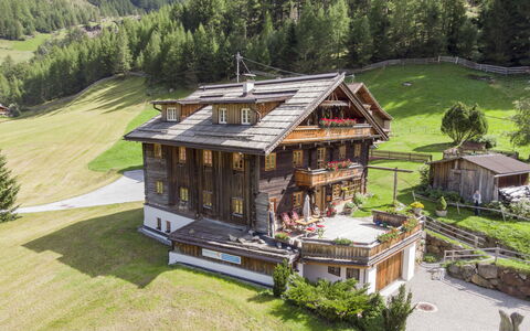 Sölden 200: Plante, Bâtiment, Arbre, Fenêtre, Paysage Naturel, Maison, Lot Terre, Bois, Chalet, Herbe