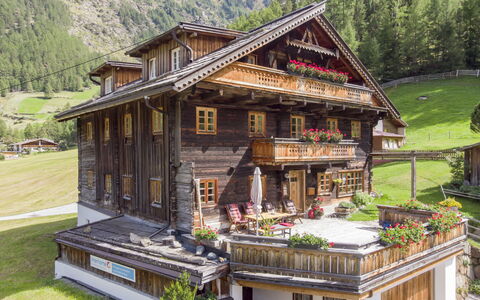 Sölden 200: Plante, Propriété, Montagne, Bâtiment, Fenêtre, Arbre, Maison, Architecture, Paysage Naturel