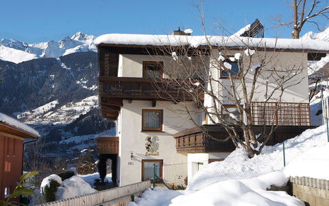 Pesjak: Ciel, Bâtiment, Neige, Fenêtre, Montagne, Pente, Maison, Arbre, Chalet, Plante