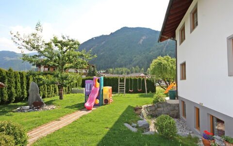 Ried im Oberinntal 300: Propriété, Herbe, Pelouse, Maison, Cour, Bâtiment, Immobilier, Lot Terre, Jardin, Arbre