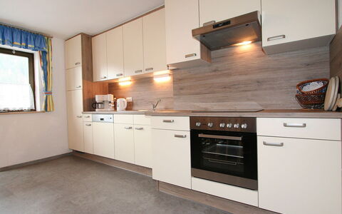 Haslwanter: Comptoir, Propriété, Pièce, Cabinetry, Cuisine, Meubles, Design Intérieur, Bâtiment, Sol, Maison