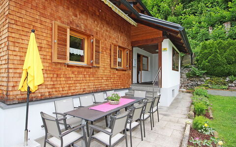 Josefine: Propriété, Maison, Bâtiment, Pièce, Immobilier, Chalet, Domicile, Table, Meubles, Patio