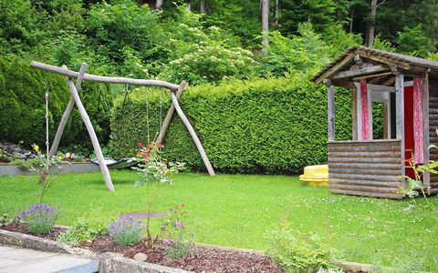 Josefine: Vert, Herbe, Cour, Jardin, Botanique, Maison, Arbuste, Arbre, Pelouse, Aménagement Paysager