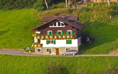 Schruns 25: Plante, Propriété, Bâtiment, Fenêtre, Paysage Naturel, La Nature, Environnement Naturel, Arbre, Lot Terre, Maison