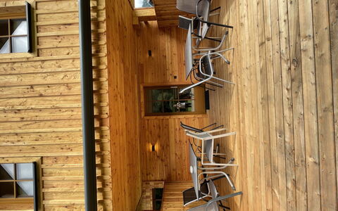 Bergerlodge: Propriété, Bâtiment, Fenêtre, Bois, Brickwork, Tache De Bois, Brique, Dur