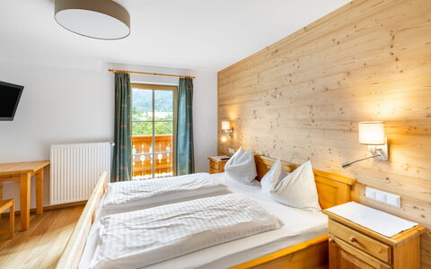 Bergerlodge: Meubles, Propriété, Confort, Bois, Textile, Bâtiment, Architecture, Ombre, Sol