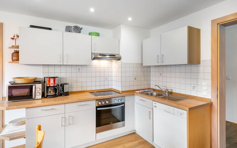 Bergerlodge: Cabinetry, Comptoir, Propriété, Évier, Cuisine, Cuisinière, Robinet, Bois, Appareil De Cuisine, Evier