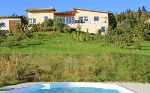 Carinthia: L'Eau, Plante, Ciel, Bâtiment, Propriété, Fenêtre, Bleu Azur, Vert, La Nature, Arbre