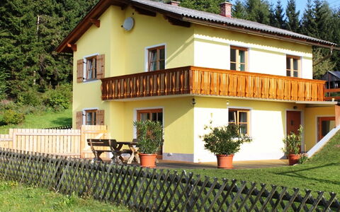 Schönhart: Plante, Bâtiment, Fenêtre, Ciel, Arbre, Chalet, Zone Rurale, Maison, Façade, Loisir