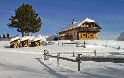 Weissmann: Ciel, Bâtiment, Neige, Maison, Pente, Nuage, Arbre, Gelé, Chalet, Paysage
