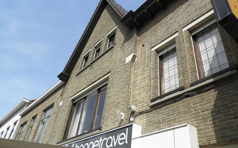 Poperinge: Propriété, Maison, Bâtiment, Architecture, Immobilier, Domicile, Quartier, Façade, Toit, Enseignes