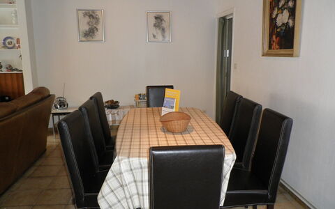 Poperinge: Pièce, Propriété, Salle À Manger, Meubles, Table, Sol, Bâtiment, Maison, Chaise, Design Intérieur
