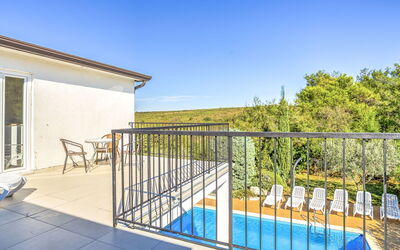 Umag Zambratija 425: Immobilier, Propriété, Maison, Bâtiment, Domicile, Ciel, Piscine, Biens, Façade, Pièce