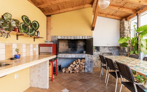 Opatija Mihelići 405: Meubles, Propriété, Bâtiment, Plante, Table, Bois, Design Intérieur, Cabinetry, Architecture, Sol