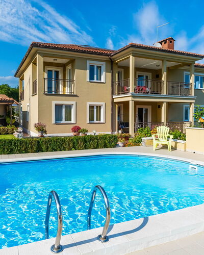 Opatija Mihelići 405