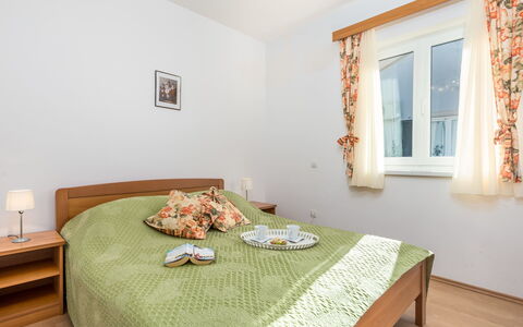 Rab Rab 316: Chambre, Propriété, Pièce, Meubles, Lit, Design Intérieur, Drap De Lit, Immobilier, Literie, Sol