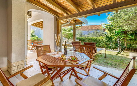 Rab Rab 316: Propriété, Bâtiment, Pièce, Immobilier, Maison, Meubles, Design Intérieur, Domicile, Porche, Biens