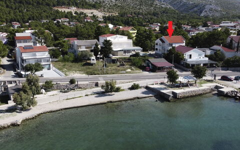 Starigrad-Paklenica 120: L'Eau, Bâtiment, Propriété, Plante, Maison, Arbre, Lac, Paysage, Zone Résidentielle, Montagne