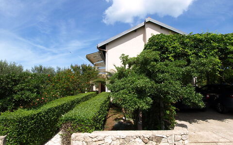 Marija: Propriété, Maison, Mur, Ciel, Immobilier, Domicile, Bâtiment, Architecture, Arbre, Biens